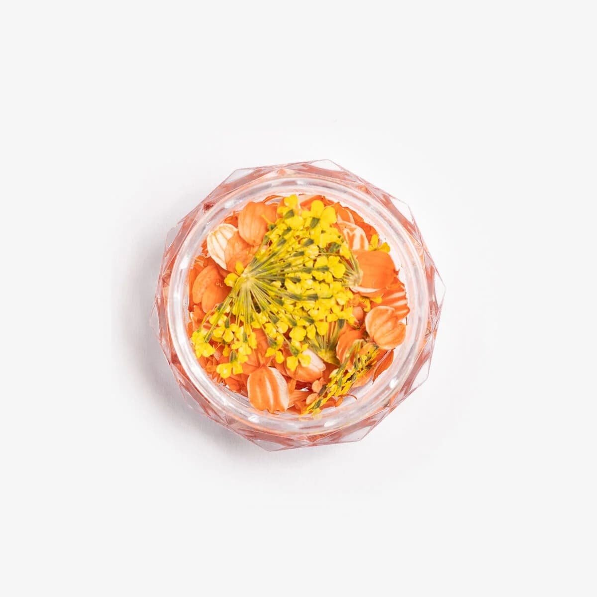 Pot des Flower Flakes Golden Sunset de Semilac, avec des pétales aux nuances dorées et orangées pour décorer les ongles en semi-permanent ou gel.